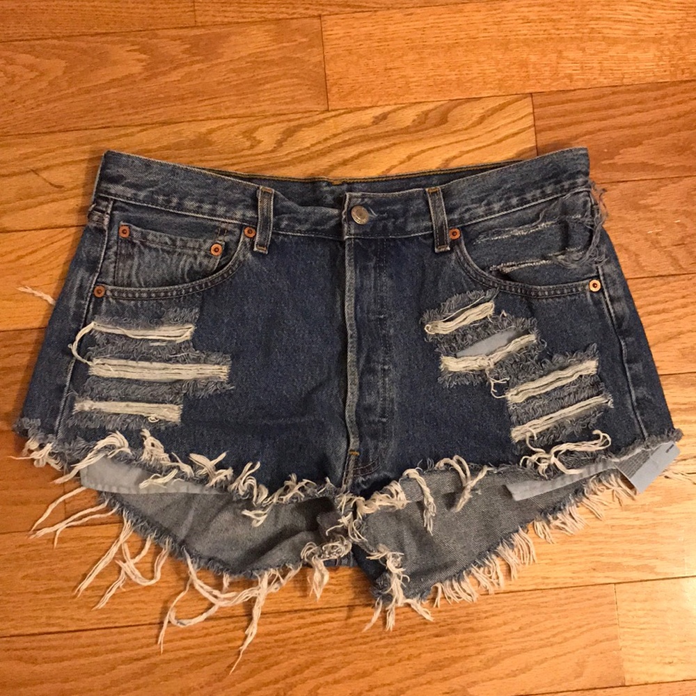 Levi high waisted shorts